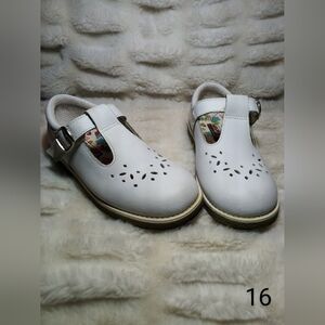 SmartFit white girls leather shoes